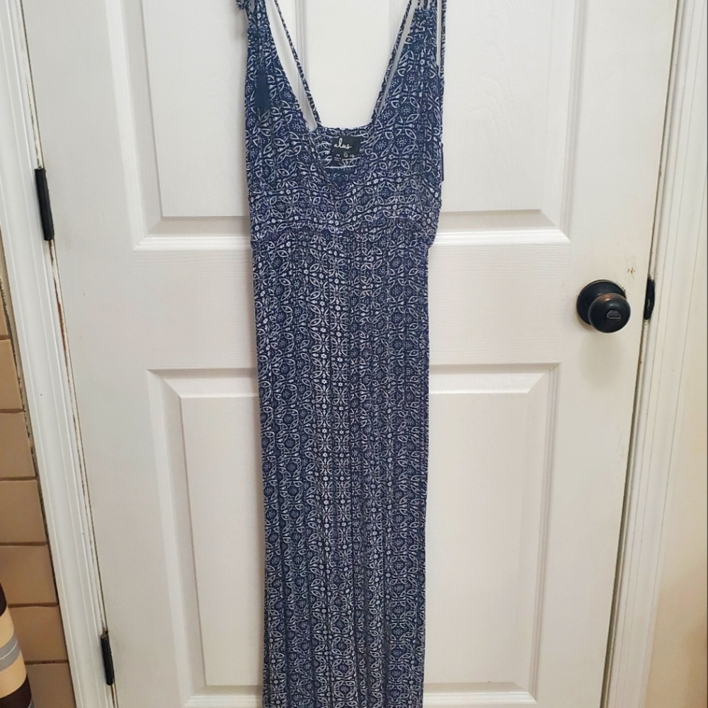 Lulu's Field Day Navy Print maxi dress, medium